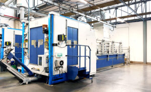 CNC fresatrice che lavorano barre estruse